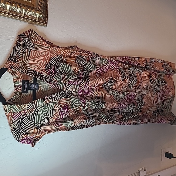 metrostyle Dresses & Skirts - Earth color's leaf print dress.
